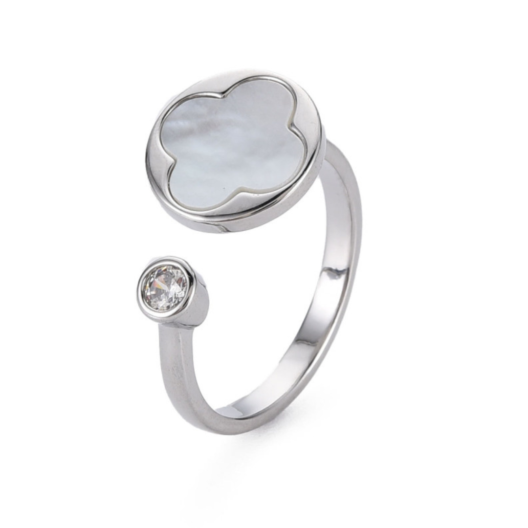 Clover Stone Ring